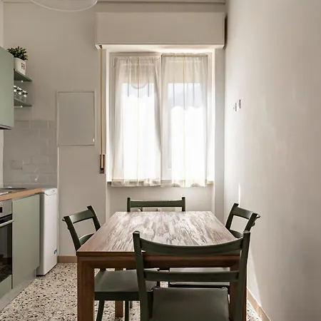 Guesthost - Mare, Sole E Fantasia Apartment